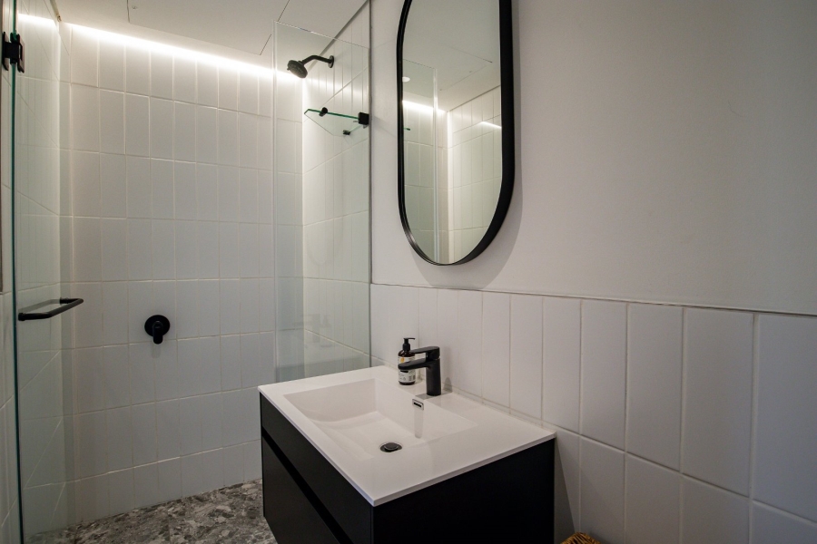 1 Bedroom Property for Sale in Sea Point Western Cape